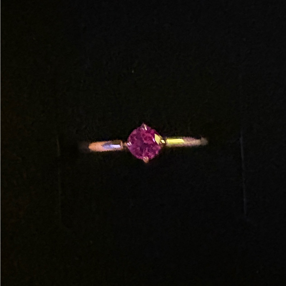 Elegant Pink Sapphire Stone Ring